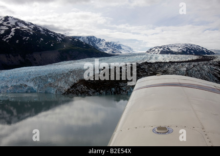 Flug, die Reise mit einem kleinen Flugzeug Flugzeug sehen, über den Knik River Valley und Knik River Glacier, Alaska, USA Stockfoto