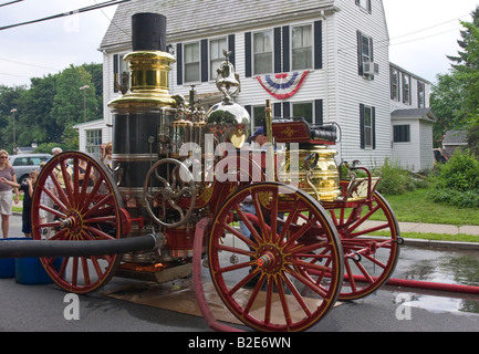 Antike Feuerlöschpumpe, Yankee Homecoming, Newburyport MA Stockfoto