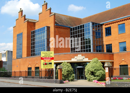 Büros, Zeichen, Prestige House, High Street, Egham, Surrey, England, Vereinigtes Königreich zu lassen Stockfoto