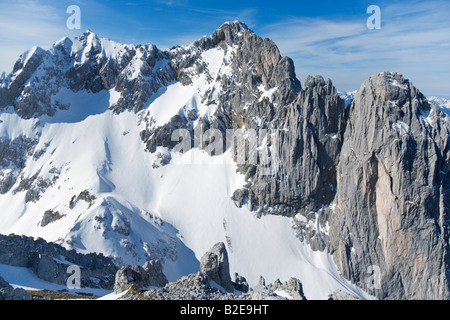 Schneebedeckte Berge unter Himmel, Wilder Kaiser, Österreich Stockfoto