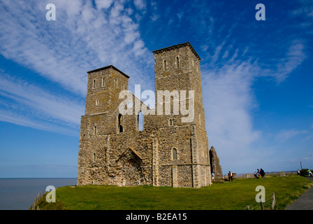 Kirche an der Küste Reculver Türme Herne Bay Kent England Stockfoto