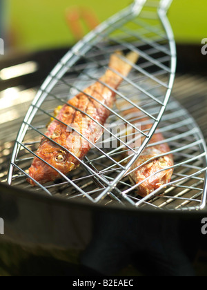 Nahaufnahme des Fisches auf grill Stockfoto