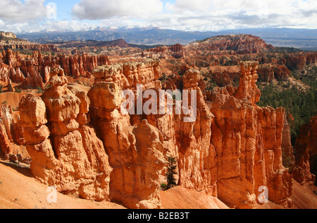 Felsformationen auf Landschaft, Bryce-Canyon-Nationalpark, Utah, USA Stockfoto