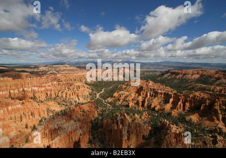 Erhöhte Ansicht der Felsformationen auf Landschaft, Bryce-Canyon-Nationalpark, Utah, USA Stockfoto