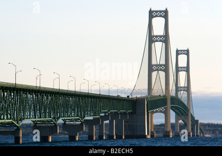 Die Mackinac Brücke über die Meerenge von Mackinac Mackinaw City Michigan Stockfoto