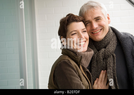 Porträt von einem reifen Mann und Mitte erwachsenen Frau lächelnd Stockfoto