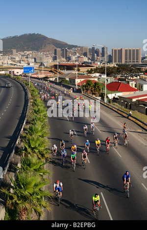 Radfahrer auf der Cape Argus Radrennen in Kapstadt Stockfoto