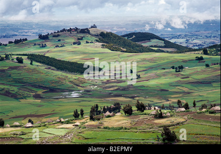 Reiche Bauernland im äthiopischen Hochland zwischen Debre Birhan und Ankober.  Äthiopien ist ein Land der weiten Horizonte. Stockfoto