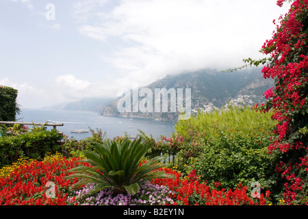 Positano angesehen vom Il San Pietro Hotel.Amalfi Küste, Italien Stockfoto