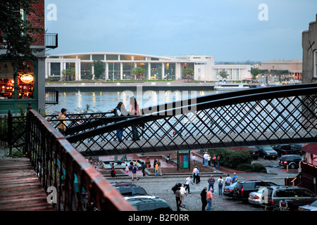 RIVER STREET UND SAVANNAH RIVER IN SAVANNAH GEORGIA USA Stockfoto