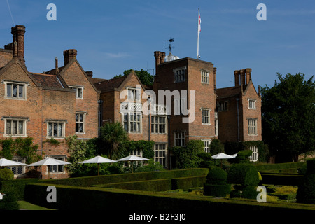 Große Fosters aus dem 16. Jahrhundert Herrenhaus Hotel Egham Surrey England UK Stockfoto