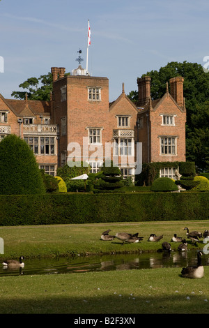 Große Fosters aus dem 16. Jahrhundert Herrenhaus Hotel Egham Surrey England UK Stockfoto