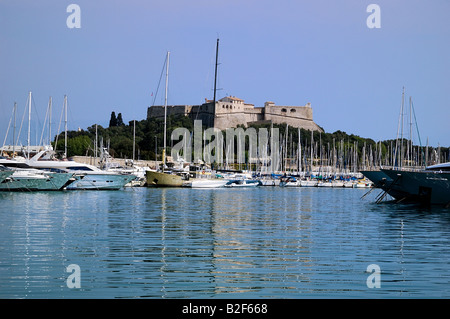 Blick auf Port Vauban, Antibes, Côte d ' Azur, Frankreich Stockfoto