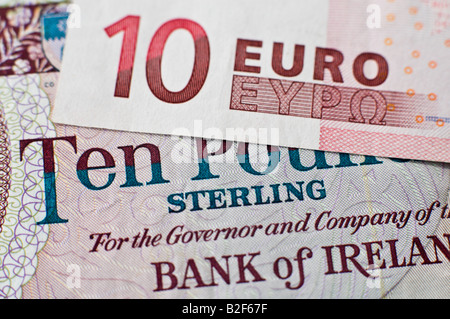 10 Euro-Banknote auf eine Bank von Irland-Banknote Stockfoto