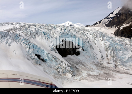 Flug, die Reise mit einem kleinen Flugzeug Flugzeug sehen, über den Knik River Valley und Knik River Glacier, Alaska, USA Stockfoto