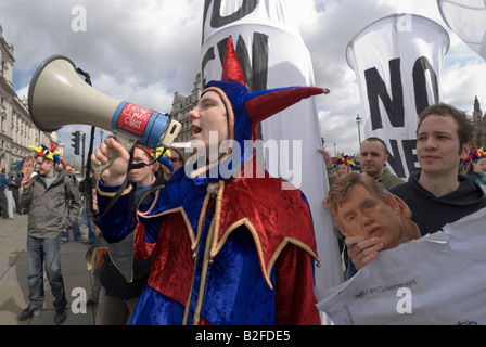 Studierende fordern eine stärkere Climate Change Bill in Parliament Square "Fossil Fools Day" Kundgebung gegen Klimawandel Stockfoto