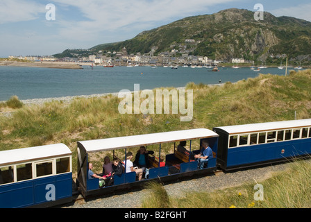 Fairbourne und Barmouth Miniatur-Dampfeisenbahn Mawddach Flussmündung Barmouth Gwynedd Wales Großbritannien 2008 2000s HOMER SYKES Stockfoto