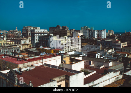 Blick auf die Altstadt Stadt Havanna Skyline von den Dächern Stockfoto