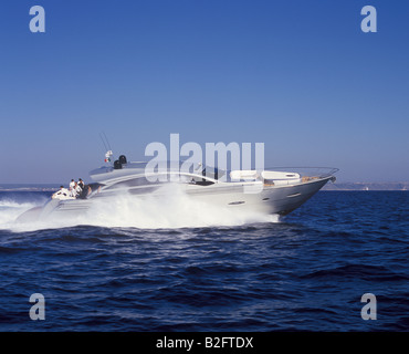 Pershing Meer Show trifft Palma De Mallorca Luxus Superyacht Pershing 80 unter Weg Bucht von Palma De Mallorca Stockfoto