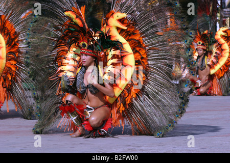 Brasilien Tanz Tänzer bei der Boi Bumba zeigen Parintins Karneval, Brasilien, Südamerika Stockfoto