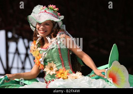 Brasilien Tanz Tänzer bei der Boi Bumba zeigen Parintins Karneval, Brasilien, Südamerika Stockfoto