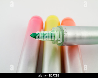 Grünen Filzstift helle Farbe Büro Marker Textmarker Kugelschreiber dicken Stiel Griffe in Rosa Grün Orange und gelb Stockfoto