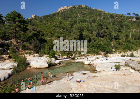 Die Cavu Fluss und die Landschaft im Südosten Korsikas. Stockfoto