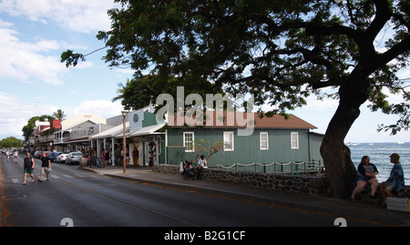 Geschäfte und Touristen füllen Front Street in Lahaina, Hawaii auf der Insel Maui am 19. Juli 2008. (Foto von Kevin Bartram) Stockfoto