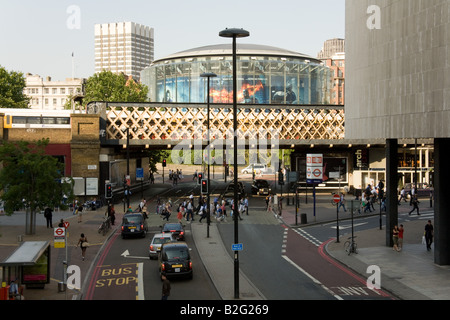 York Road in Richtung Imax Cinema Southbank Westminster London England Stockfoto