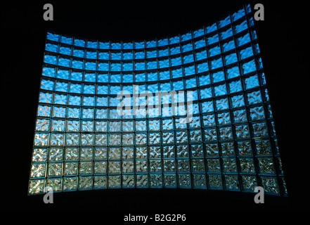 Block-Glas verwendet als architektonischen Akzent in corporate Bürogebäude Stockfoto