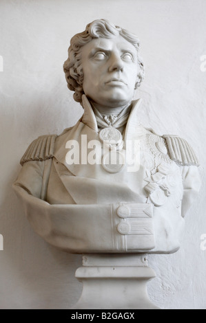 Die Büste von Lord Nelson im Chor der All Saints Church in Burnham Thorpe in Norfolk. Seine Eltern sind in der Nähe von begraben. Stockfoto