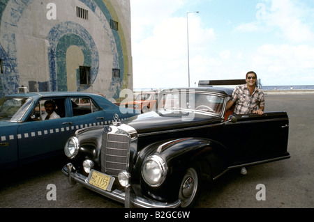 ein Mann aus einem amerikanischen Oldtimer Stockfoto
