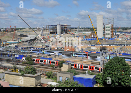 London 2012 Olympic Park & Stratford Westfield Center Bauarbeiten auf großem Brownfield-Gelände und Eisenbahninfrastrukturprojekten am Bahnhof UK Stockfoto