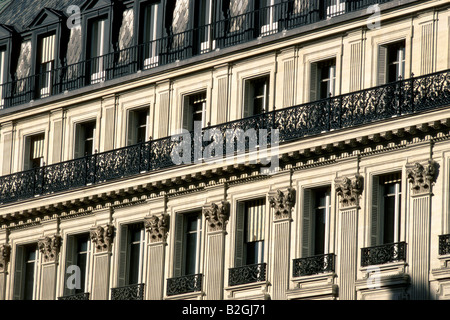 Fassade eines Paris Apartment Blocks Stockfoto