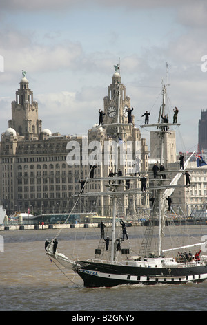 Stadt von Liverpool, England. Segel Schiff während einer Parade von Segeln, Liverpool groß Schiffe Rennen 2008 TS Royalist auf den Fluss Mersey. Stockfoto