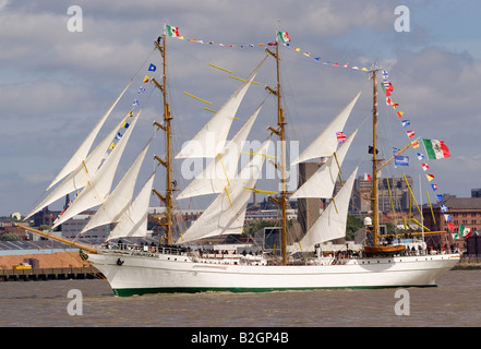 Die mexikanische Großsegler Cuauhtemoc verlassen den Fluss Mersey in Liverpool zu Beginn der englischen Tall Ships Race 2008 Stockfoto