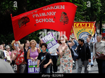 500 000 Beschäftigten im öffentlichen Dienst lokale Regierung trat zwei Tag union Streik gegen Niedriglöhne erhöhen Juli 2008. Stockfoto