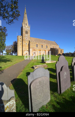 Außenseite des Allerheiligen, Brixworth, Northamptonshire, einem sächsischen Kirche im 7. Jahrhundert erbaut Stockfoto