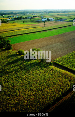 Luftaufnahme des ländlichen Pennsylvania Dutch Country, äußerst fruchtbaren Ackerland Besitz The Plain People oder Amish Stockfoto