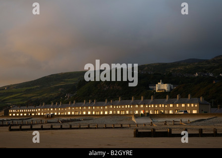 Reihen-Folge Rat für den sozialen Wohnungsbau Barmouth Gwynedd UK 2008 Seaside Resort Westküste von Nord-Wales Stockfoto