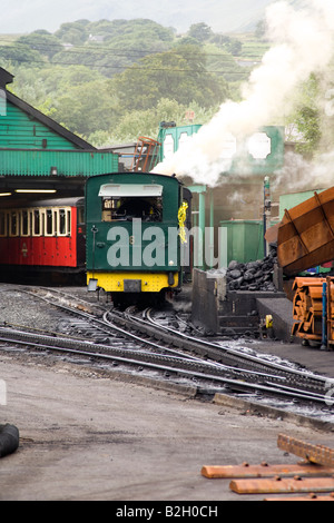 Dampfzug auf Snowdon Mountain railway Stockfoto