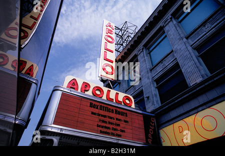 Apollo Theater in Harlem, New York City. Ein afroamerikanisches Kulturdenkmal an der 125. Street und dem Adam Clayton Powell Boulevard Stockfoto