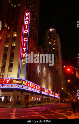 Radio City Music Hall in der Nacht - New York City, USA Stockfoto