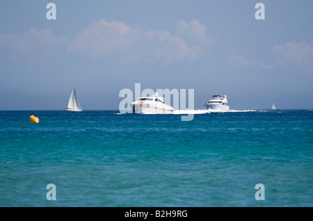 Rennen der zwei Motorboote - Saint-Tropez, Côte d ' Azur Stockfoto