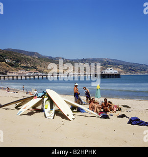 Geografie/Reisen, USA, Kalifornien, Los Angeles, Malibu, Strandszene, Strand, Urlaub, Urlaub, Urlaub, Surfer, Surfbrett, Stockfoto