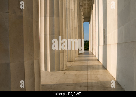 Sonnenlicht badet die Ostfassade des Lincoln Memorial in Washington, D.C. kurz nach Sonnenaufgang Stockfoto