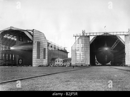 Transport/Transport, Luftfahrt, Luftschiffe, Zepelin, LZ 129 "Hindenburgs" und LZ "Graf Zepelin" in den Hangars, Friedrichshafen, 26.3.1933, Stockfoto