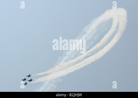 Die uns Air Force Thunderbirds Air Demonstration Squadron Thunderbirds USAF F-16 Jets setzen auf einer Ausstellung in Rochester, NY. USA. Stockfoto
