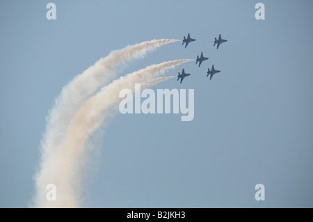 Die uns Air Force Thunderbirds Air Demonstration Squadron Thunderbirds USAF F-16 Jets setzen auf einer Ausstellung in Rochester, NY. USA. Stockfoto