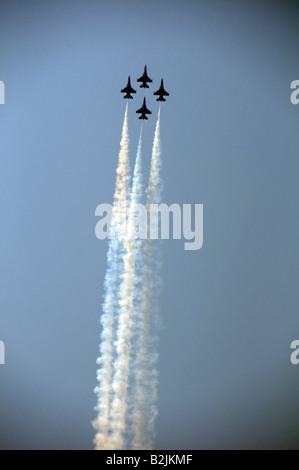 Die uns Air Force Thunderbirds Air Demonstration Squadron Thunderbirds USAF F-16 Jets setzen auf einer Ausstellung in Rochester, NY. USA. Stockfoto